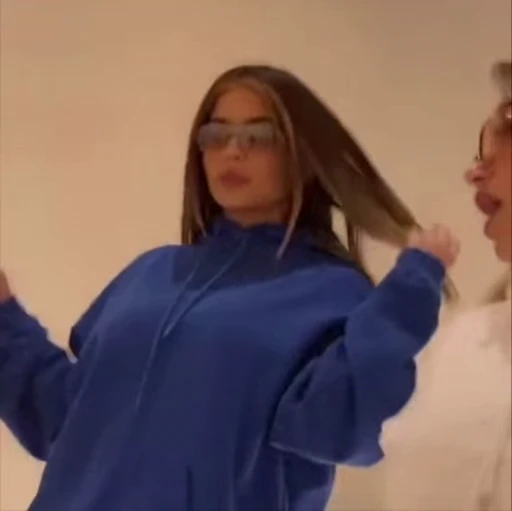 🧡 Стикер «Kylie Jenner Кайли Дженнер» для Telegram