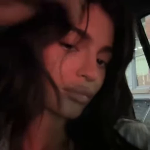 🧡 Стикер «Kylie Jenner Кайли Дженнер» для Telegram