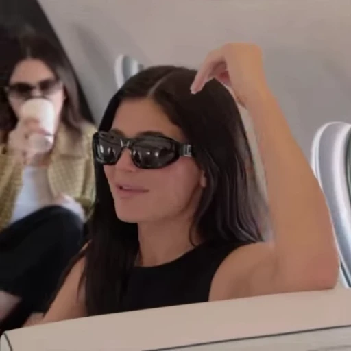 🧡 Стикер «Kylie Jenner Кайли Дженнер» для Telegram