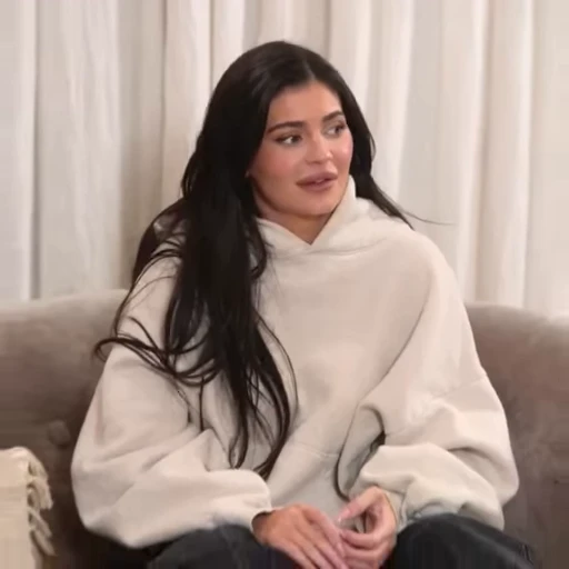 🧡 Стикер «Kylie Jenner Кайли Дженнер» для Telegram