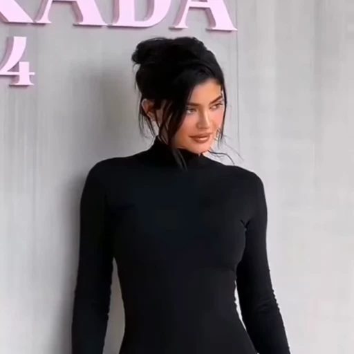 🧡 Стикер «Kylie Jenner Кайли Дженнер» для Telegram