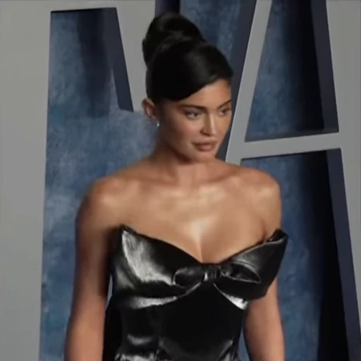 🧡 Стикер «Kylie Jenner Кайли Дженнер» для Telegram
