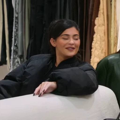 🧡 Стикер «Kylie Jenner Кайли Дженнер» для Telegram
