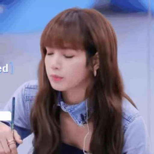 😐 Стикер «Lalisa» для Telegram