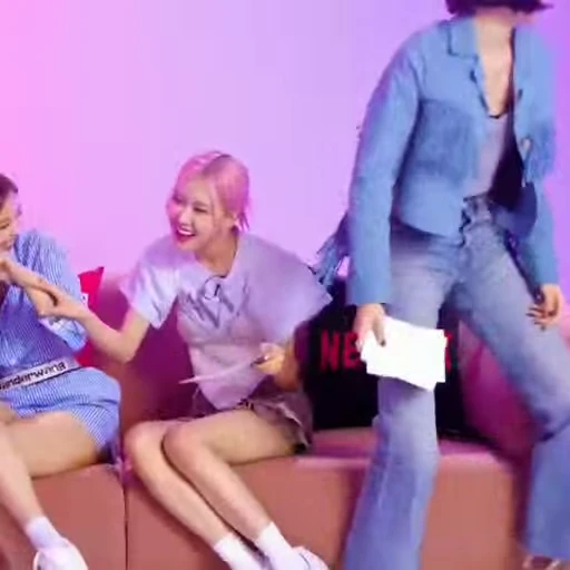😂 Стикер «Lalisa» для Telegram