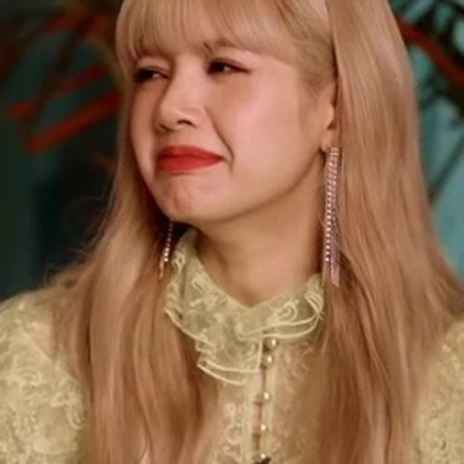 🥲 Стикер «Lalisa» для Telegram
