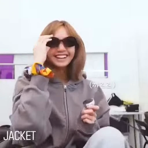 😂 Стикер «Lalisa» для Telegram