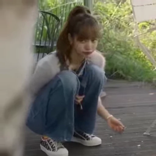 😐 Стикер «Lalisa» для Telegram