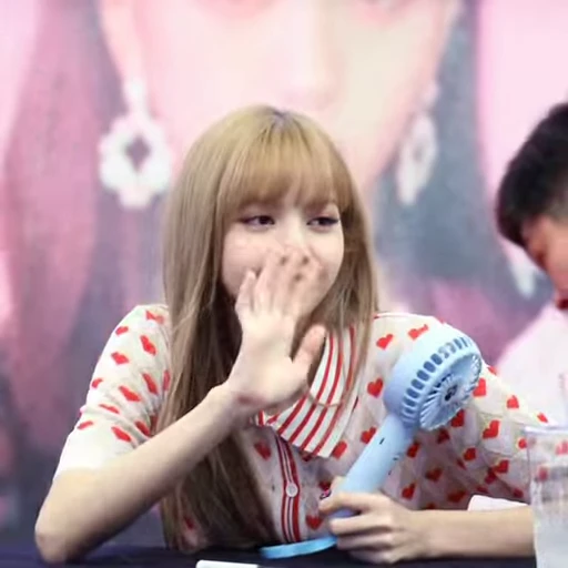 😐 Стикер «Lalisa» для Telegram