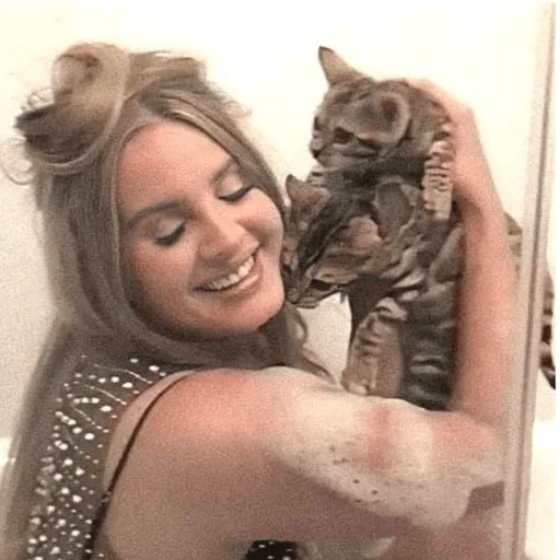 🥰 Стикер «MY MOMY LANA» для Telegram