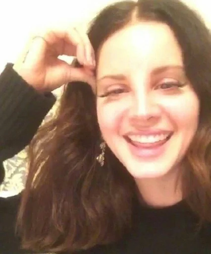 😜 Стикер «queen lana del rey» для Telegram