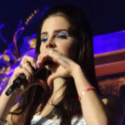 ❤️ Стикер «queen lana del rey» для Telegram