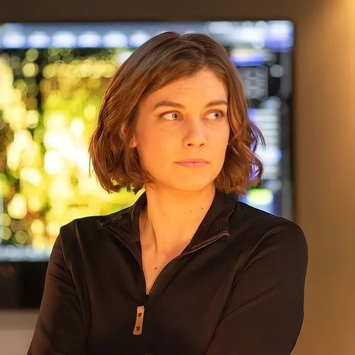 🦊 Стикер «Lauren Cohen» для Telegram