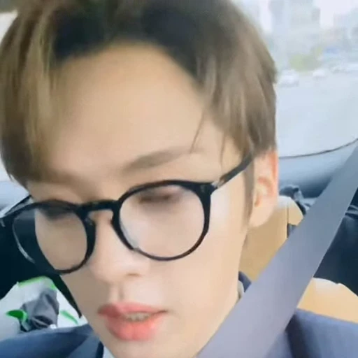 🤩 Стикер «lee» для Telegram