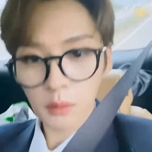 🤩 Стикер «lee» для Telegram