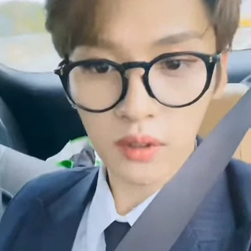 🤩 Стикер «lee» для Telegram