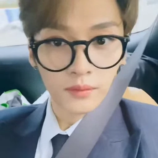 🤩 Стикер «lee» для Telegram
