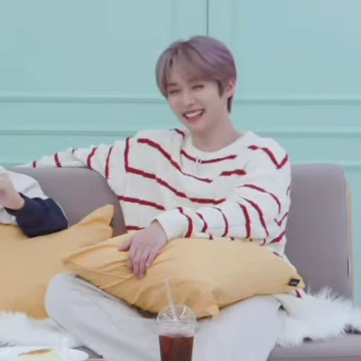 🍥 Стикер «MinSung» для Telegram