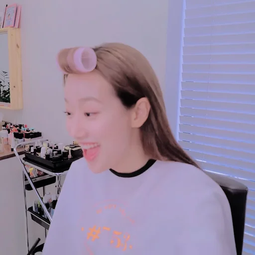 🩰 Стикер «Lee Naeun» для Telegram