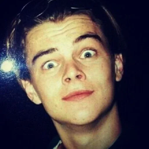 😃 Стикер «Leo Dicaprio 90s» для Telegram