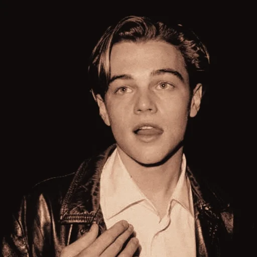 🌻 Стикер «𝙻𝚎𝚘𝚗𝚊𝚛𝚍𝚘 𝙳𝚒𝙲𝚊𝚙𝚛𝚒𝚘🌻» для Telegram