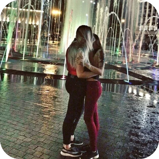 🫥 Стикер «lesbians» для Telegram