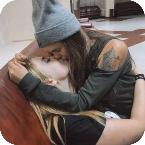 🫥 Стикер «lesbians» для Telegram
