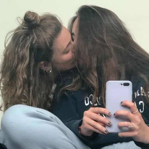 🤍 Стикер «lesbians» для Telegram