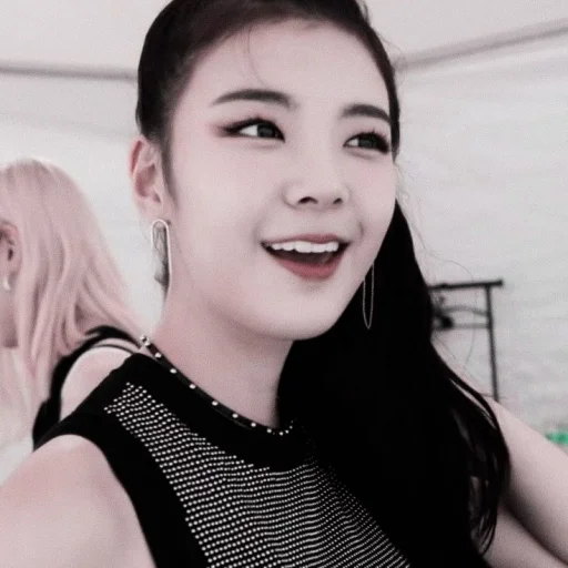 🍑 Стикер «Lia» для Telegram