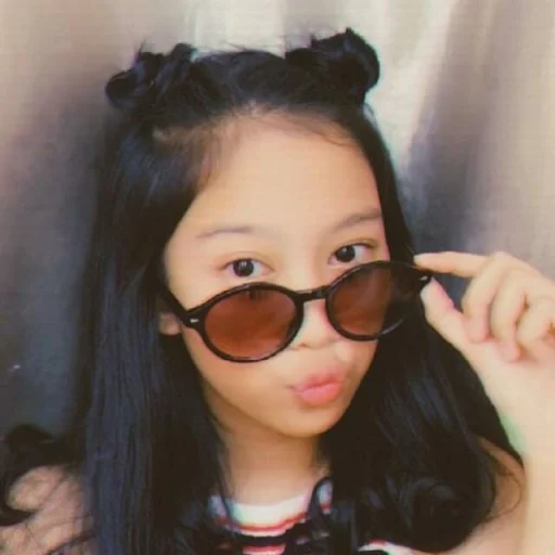 😗 Стикер «lia cias» для Telegram