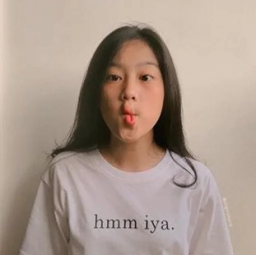 🥴 Стикер «lia cias» для Telegram