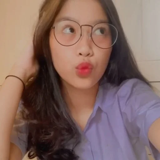 🤗 Стикер «lia cias» для Telegram