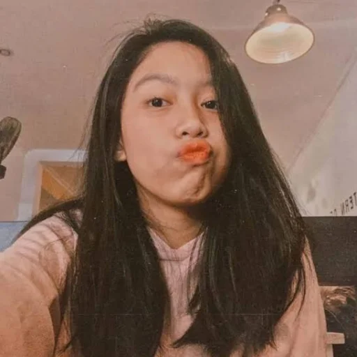 😚 Стикер «lia cias» для Telegram