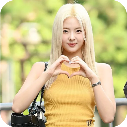 💇 Стикер «Lia Itzy» для Telegram