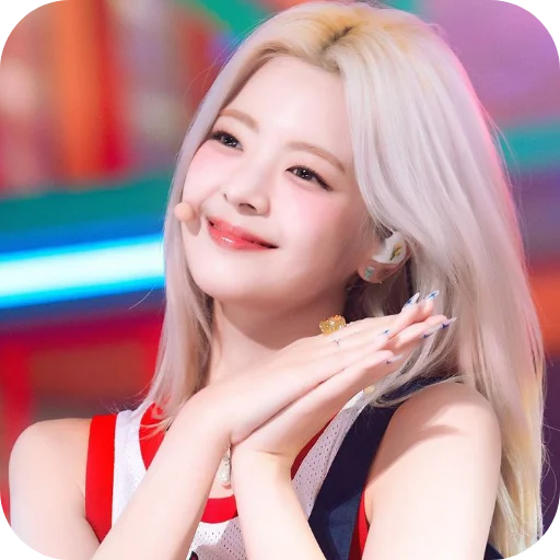 💇 Стикер «Lia Itzy» для Telegram