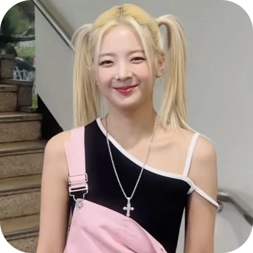 💇 Стикер «Lia Itzy» для Telegram