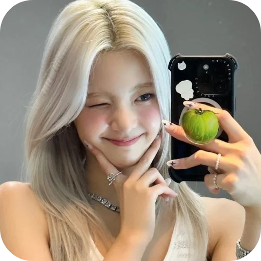 💇 Стикер «Lia Itzy» для Telegram