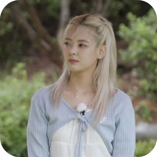 💇 Стикер «Lia Itzy» для Telegram