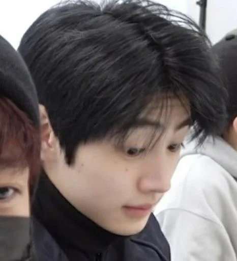 😒 Стикер «Up10tion» для Telegram