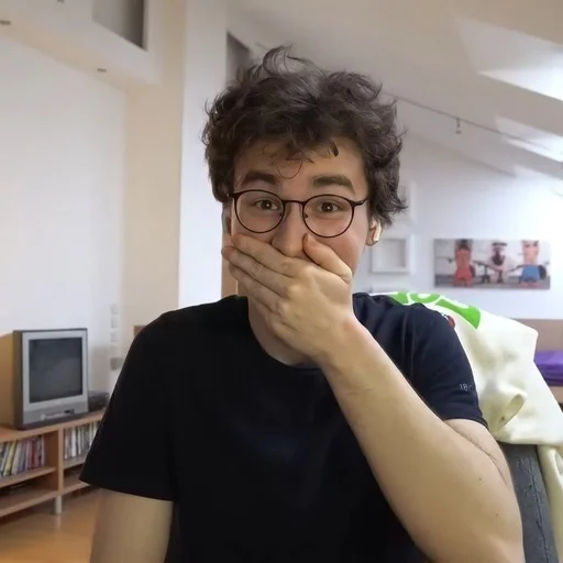 🥺 Стикер «максифилис» для Telegram
