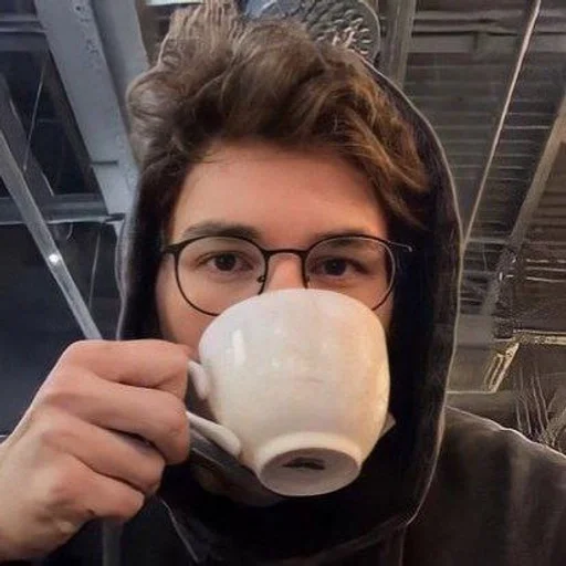 🥺 Стикер «максифилис» для Telegram