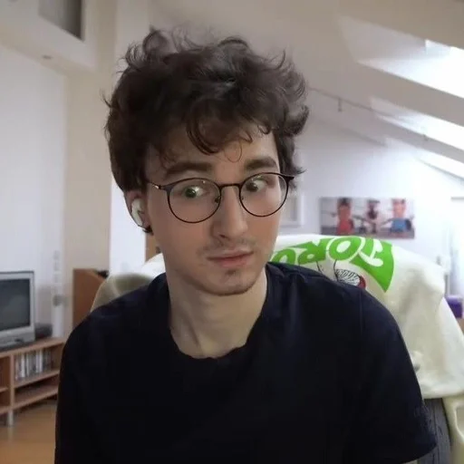 🥺 Стикер «максифилис» для Telegram