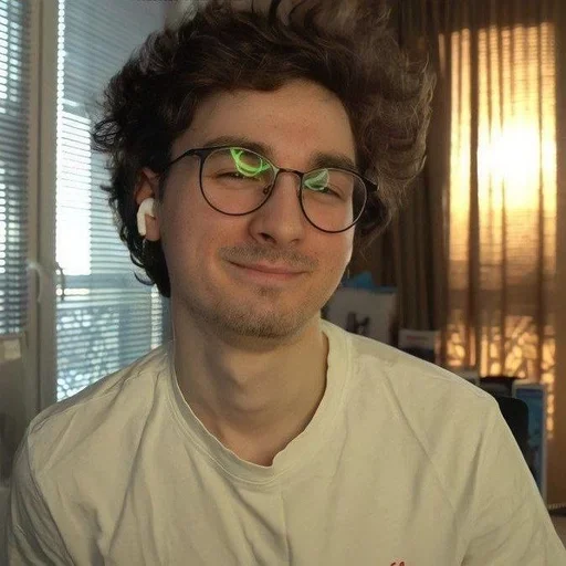 🥰 Стикер «максифилис» для Telegram