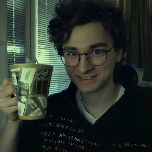 🥺 Стикер «максифилис» для Telegram
