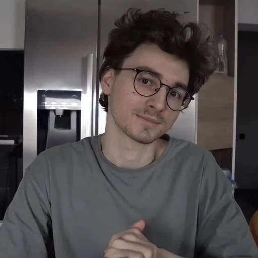 🙂 Стикер «максифилис» для Telegram