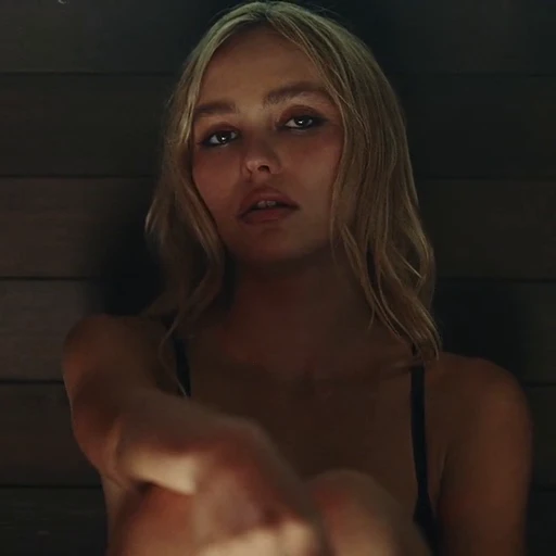 🩷 Стикер «Lily Depp» для Telegram