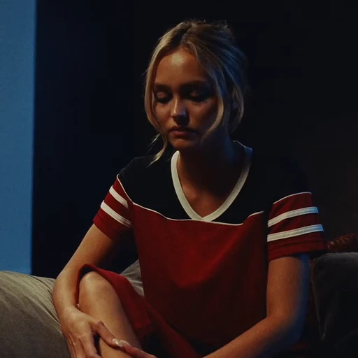 🩷 Стикер «Lily Depp» для Telegram