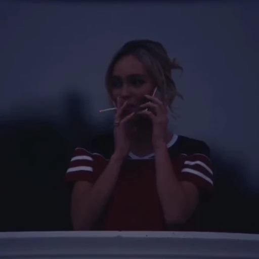 🩷 Стикер «Lily Depp» для Telegram