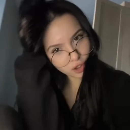 🥰 Стикер «Лунаком» для Telegram