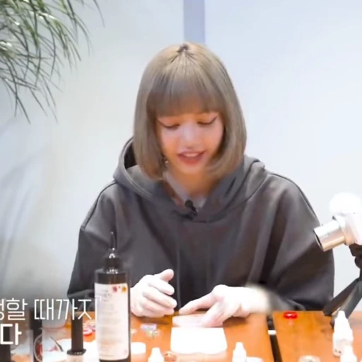 😂 Стикер «Lisa» для Telegram
